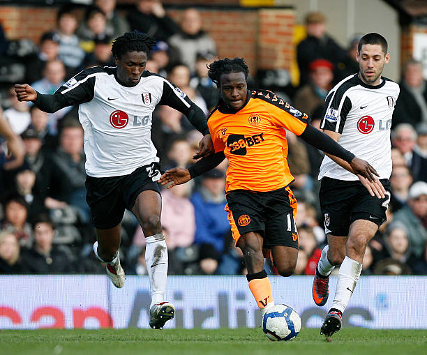 足球比赛中 足球比赛中