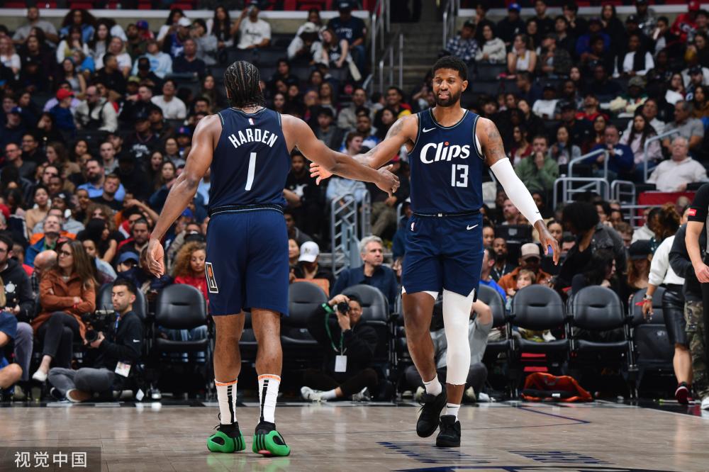 更是众多球 更是众多球