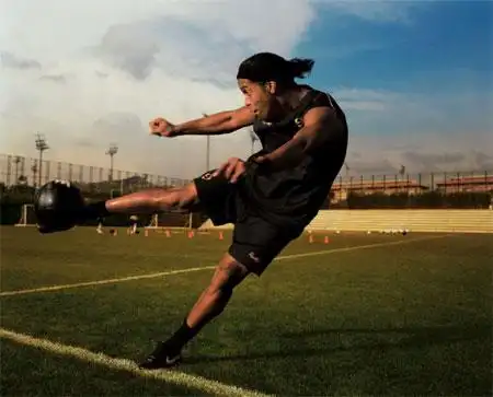 成了球队中 成了球队中